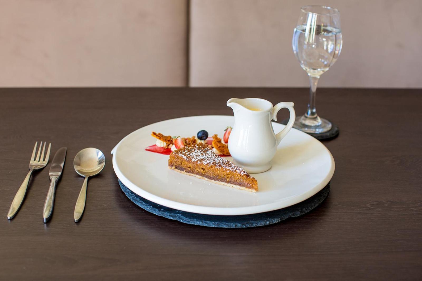 Rosslea Hall Hotel Rhu Екстер'єр фото