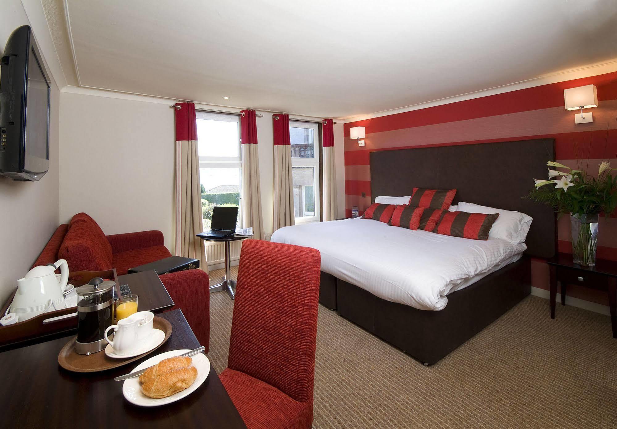 Rosslea Hall Hotel Rhu Екстер'єр фото